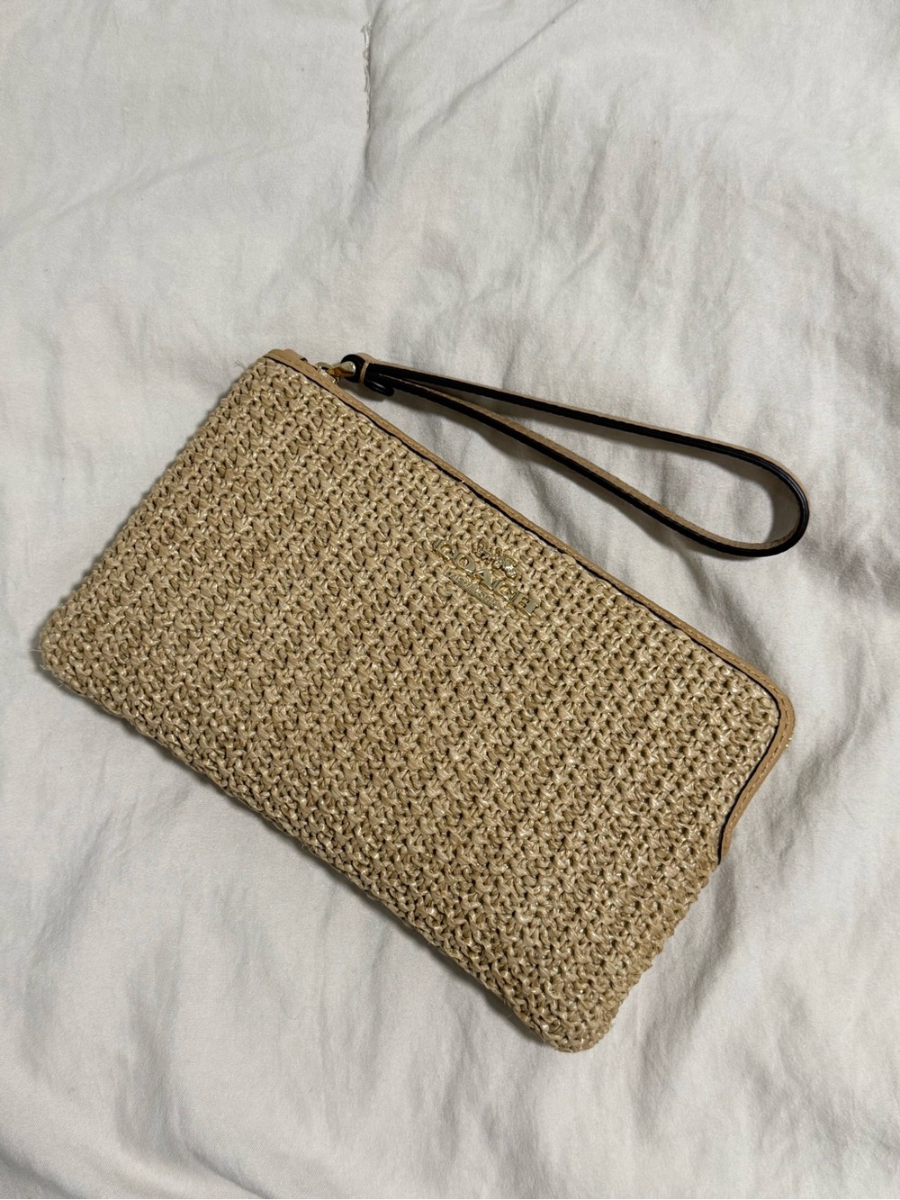 Coach Large Corner Zip Wristlet🤎 - Picture 3 of 10